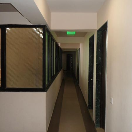 Hotel Rajdeep Inn Ahmedabad Esterno foto
