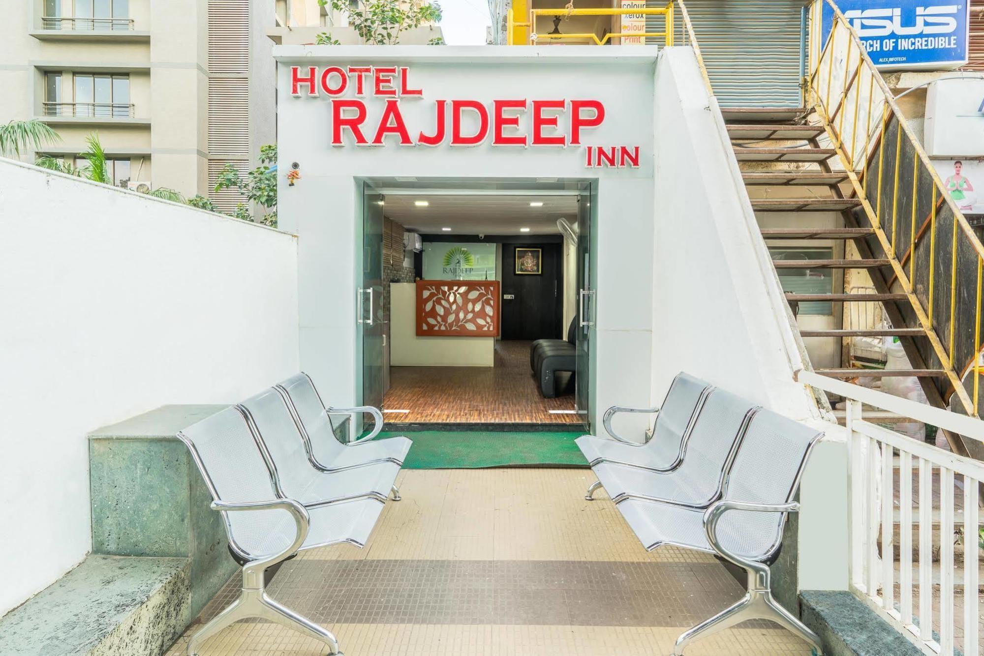 Hotel Rajdeep Inn Ahmedabad Esterno foto